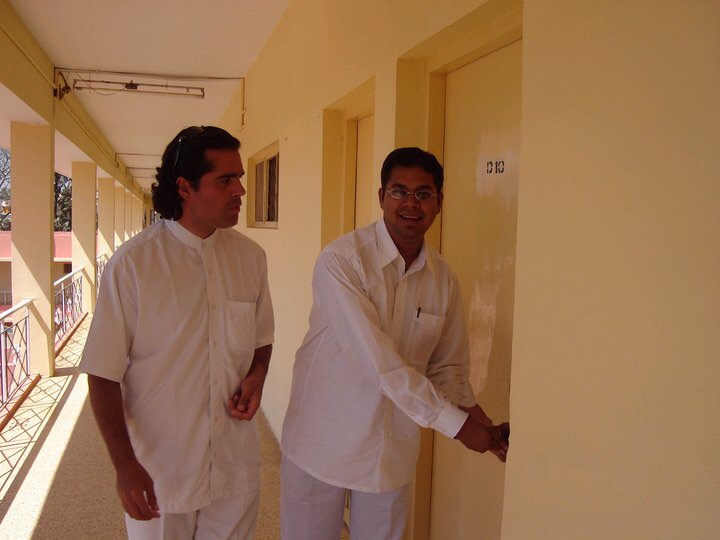 Studying Ayurvedic medicine with Dr. Reddy Kumar